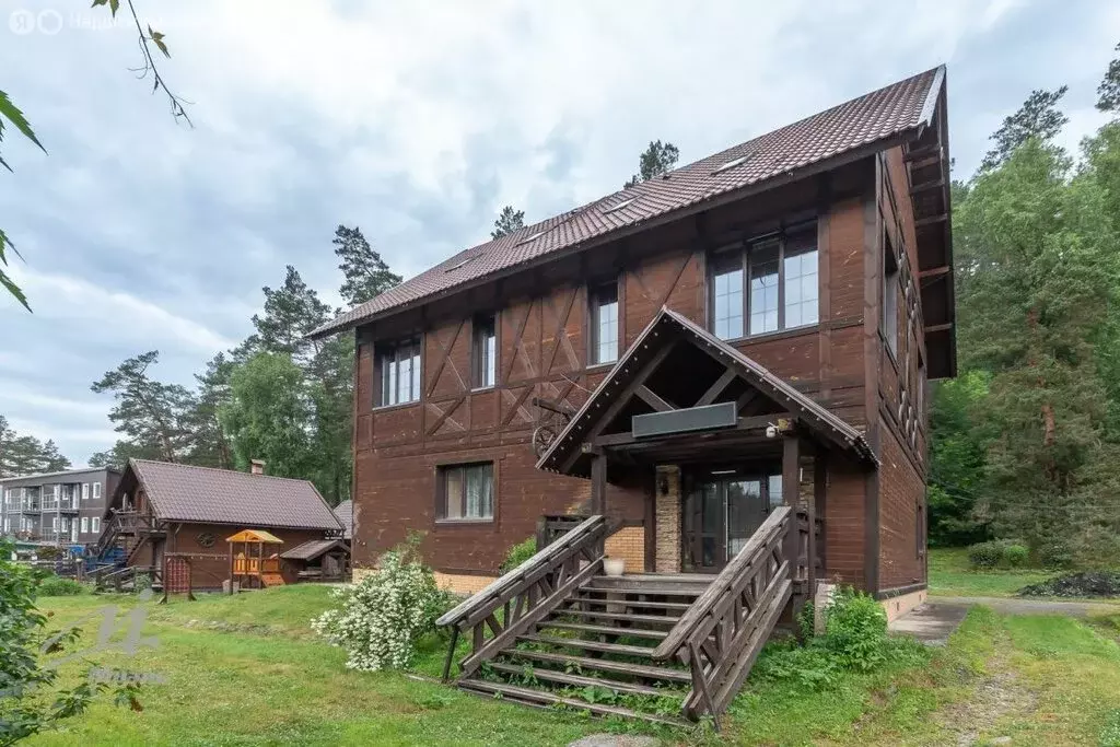 Дом в село Манжерок, Пионерская улица (399.9 м) - Фото 0