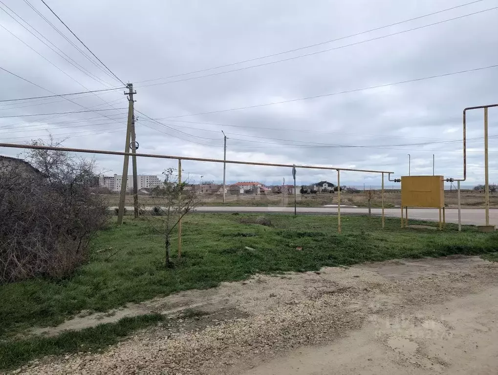 Участок в Крым, Черноморское пгт ул. Воронцова, 21 (9.8 сот.) - Фото 1