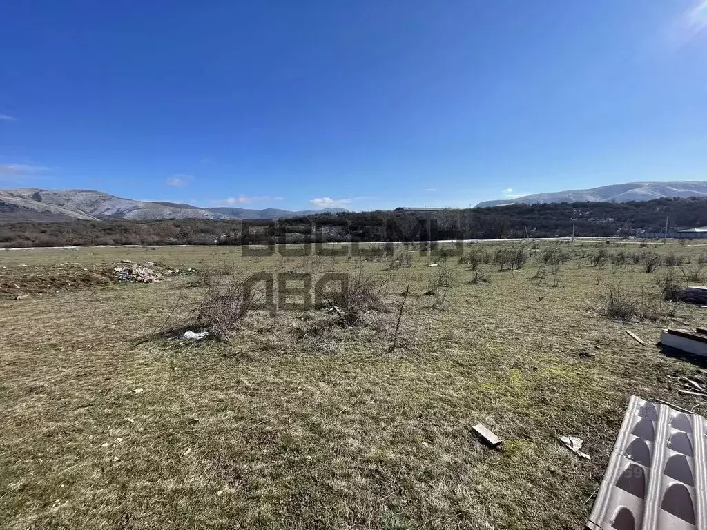 Участок в Крым, Симферопольский район, Добровское с/пос, с. ... - Фото 2