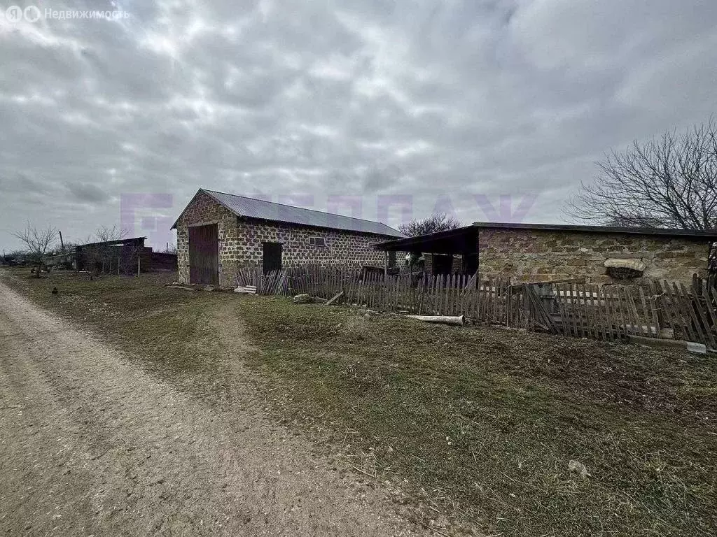 Дом в Советский район, село Дмитровка (50 м) - Фото 1