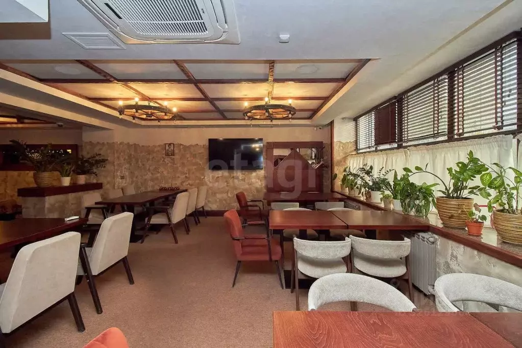 Помещение свободного назначения в Тюменская область, Тюмень ул. ... - Фото 1