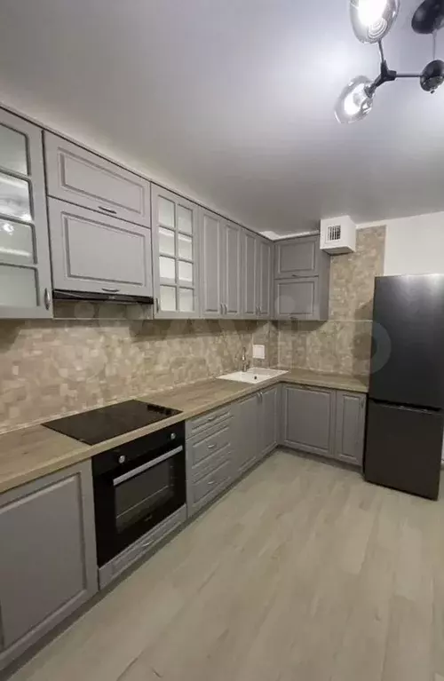 2-к. квартира, 60 м, 1/10 эт. - Фото 0