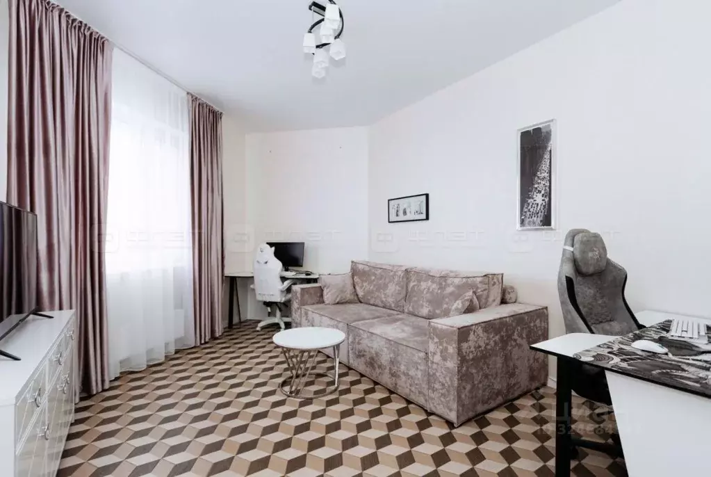 2-к кв. Татарстан, Казань ул. Павлюхина, 110В (65.0 м) - Фото 1