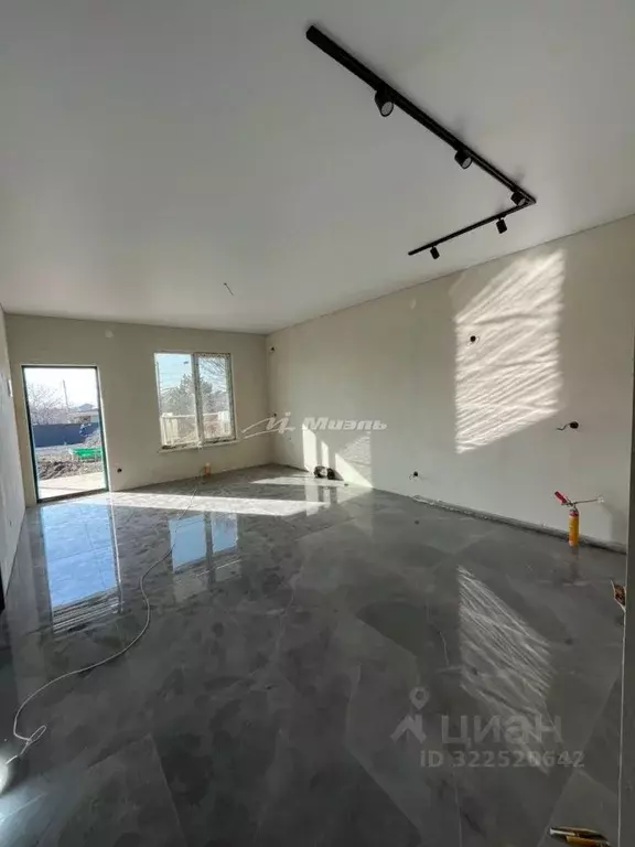 Дом в Крым, Симферополь проезд 6-й (100 м) - Фото 1