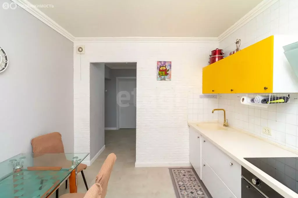 3-комнатная квартира: Тюмень, улица Муравленко, 35 (68.5 м) - Фото 1