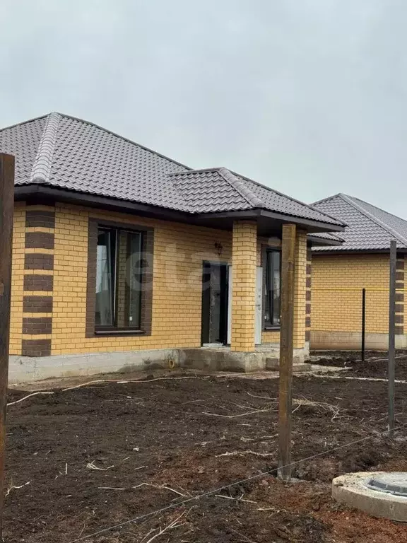 Дом в Оренбургская область, Оренбургский район, с. Подгородняя ... - Фото 1