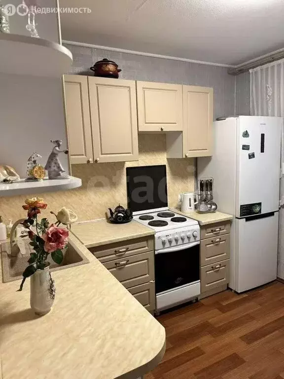 2-комнатная квартира: Челябинск, улица Братьев Кашириных, 136 (49.9 м) - Фото 1