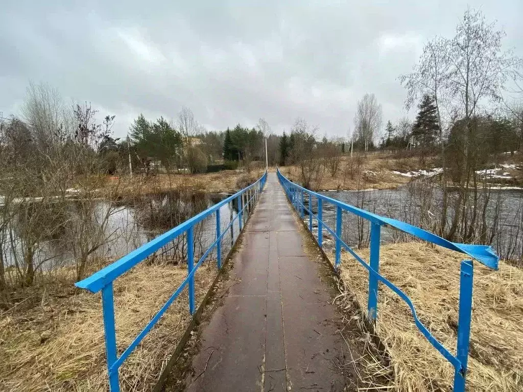 Участок в Ленинградская область, Кировский район, Мгинское городское ... - Фото 0