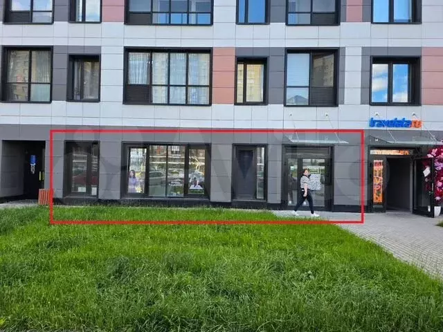 Помещение с сетевым арендатором на первой линии - Фото 0