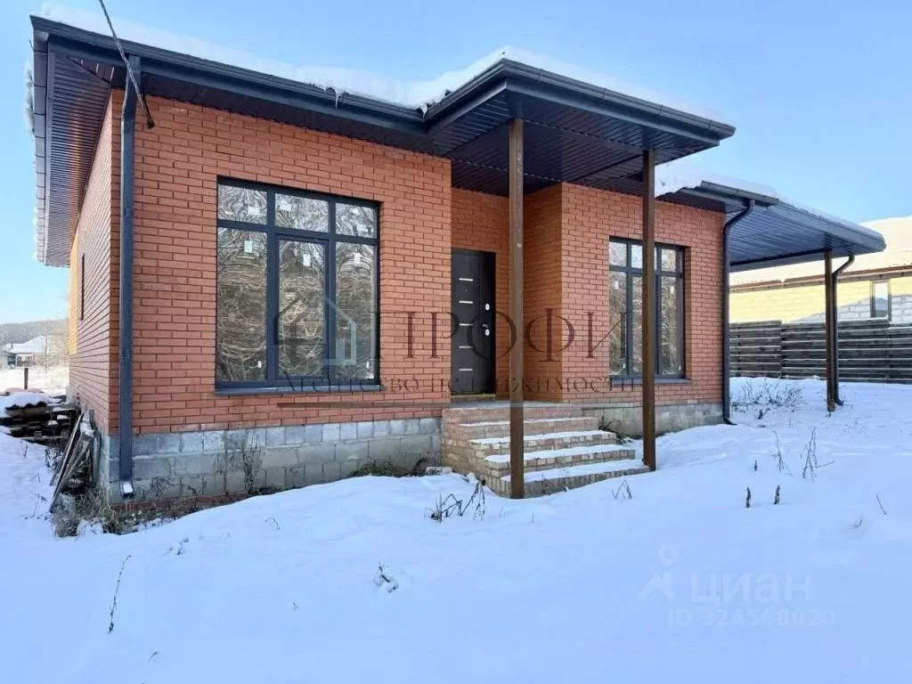 Дом в Белгородская область, Новооскольский муниципальный округ, с. ... - Фото 1