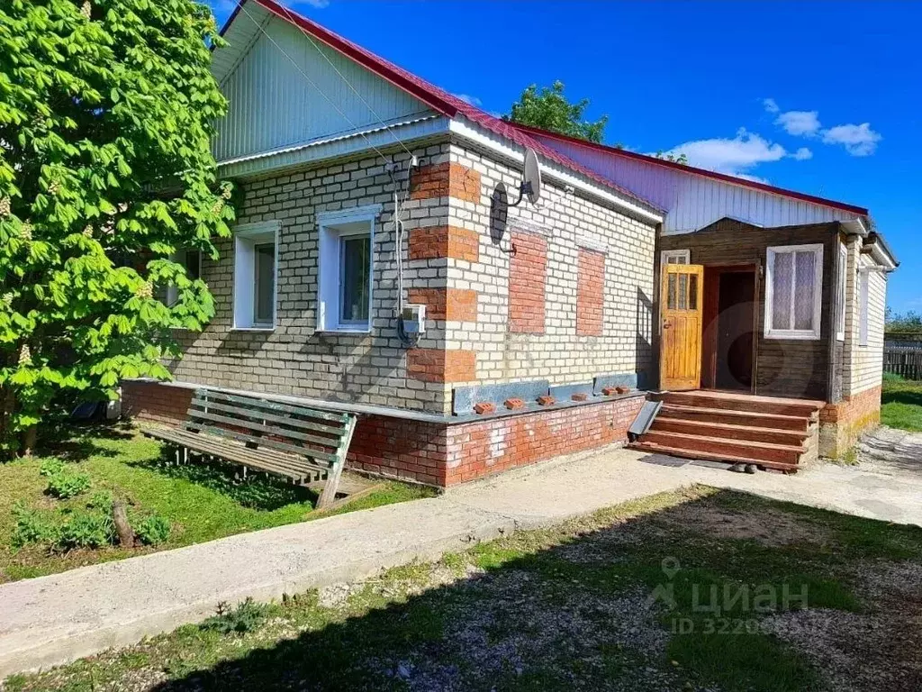 Дом в Саратовская область, Красный Кут ул. Маяковского, 127А (98 м) - Фото 1