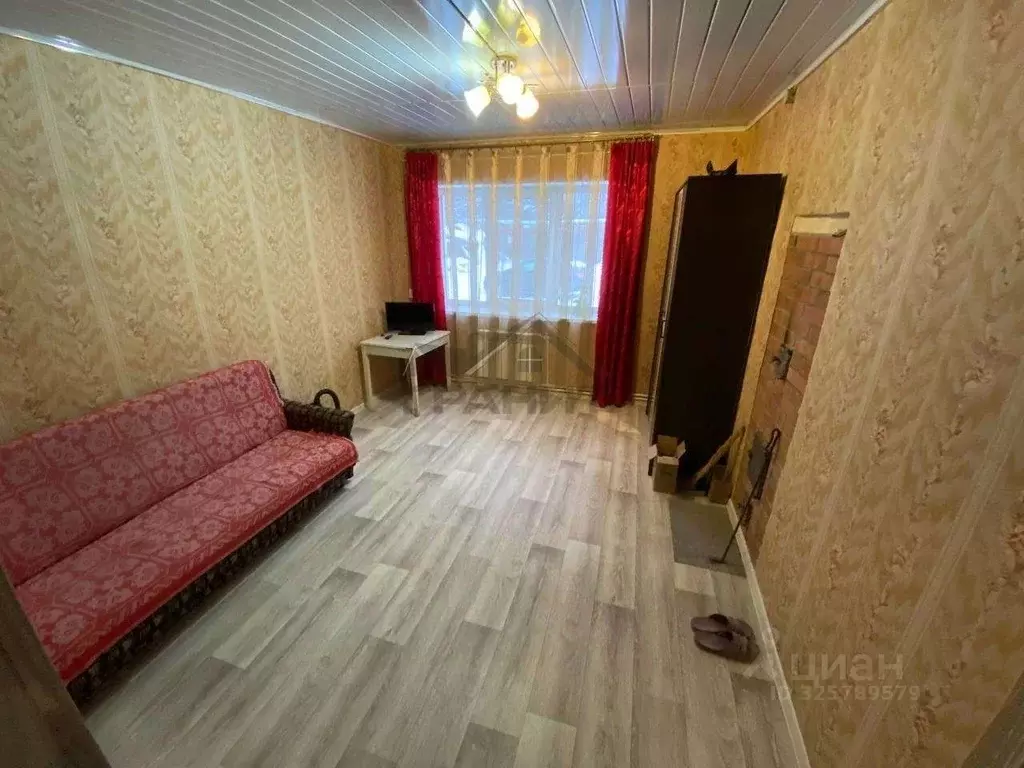 2-к кв. Новгородская область, Крестцы рп ул. Павловская, 54А (34.8 м) - Фото 1