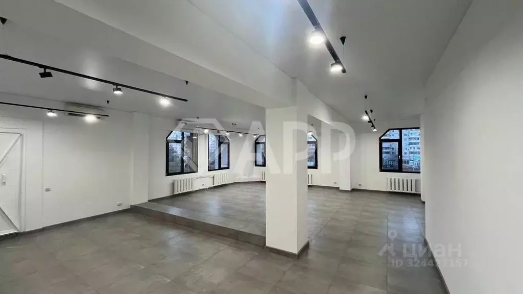 Офис в Татарстан, Казань просп. Ямашева, 61Б (77 м) - Фото 2