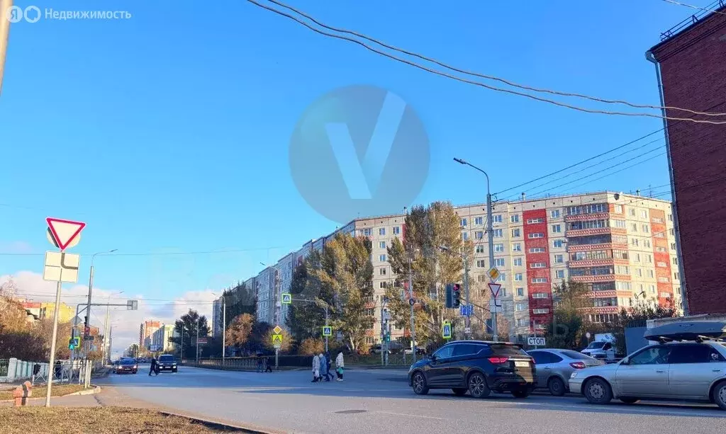 3-комнатная квартира: Омск, улица Куйбышева, 27/3 (66 м) - Фото 1