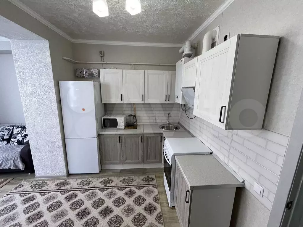 1-к. квартира, 50 м, 1/9 эт. - Фото 1