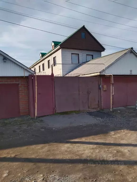 Дом в Омская область, Омск ул. 18-я Линия (161 м) - Фото 1