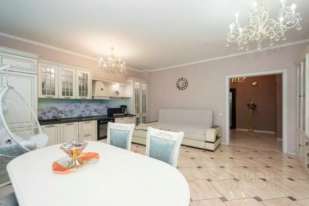 2-к кв. Иркутская область, Иркутск Радужный мкр, 71 (72.0 м) - Фото 1