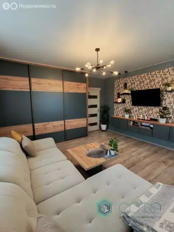 2-комнатная квартира: Гурьевск, Строительная улица, 10А (57.6 м) - Фото 1