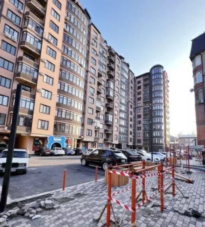 3-к кв. Дагестан, Махачкала ул. Устарбекова, 6 (96.0 м) - Фото 1