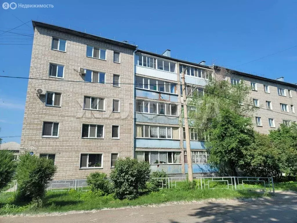 3-комнатная квартира: Абакан, улица Журавлёва, 4 (62 м) - Фото 1