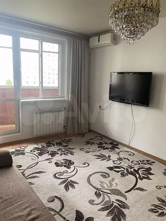 1-к. квартира, 40 м, 7/17 эт. - Фото 0