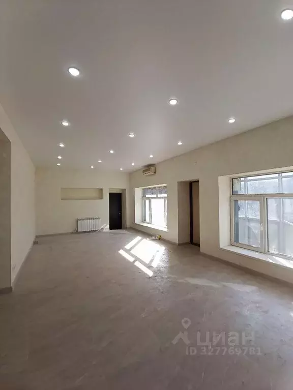 Торговая площадь в Татарстан, Казань ул. Адоратского, 44 (63 м) - Фото 2