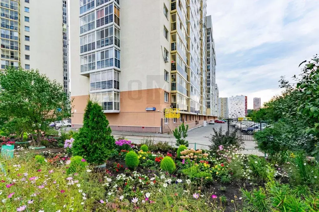 Студия Свердловская область, Екатеринбург ул. Рощинская, 27 (28.8 м) - Фото 1