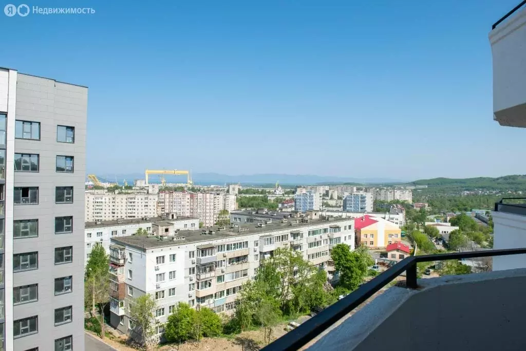 2-комнатная квартира: Большой Камень, улица Академика Курчатова, 21А ... - Фото 1