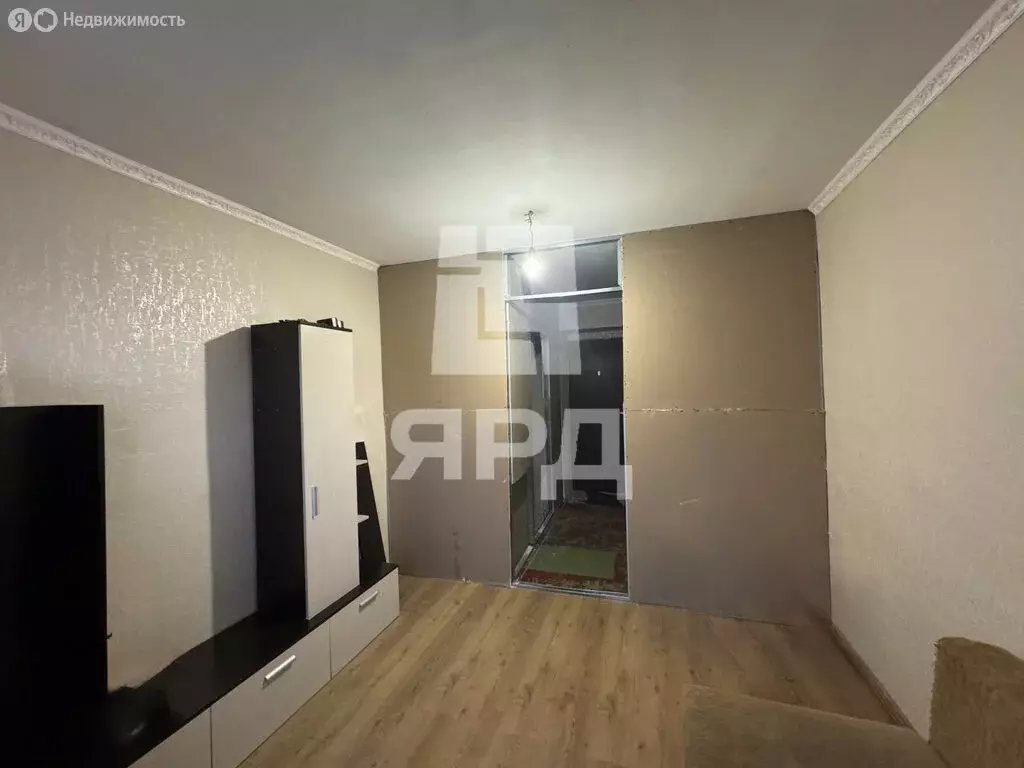 1к в 8-комнатной квартире (14 м) - Фото 1