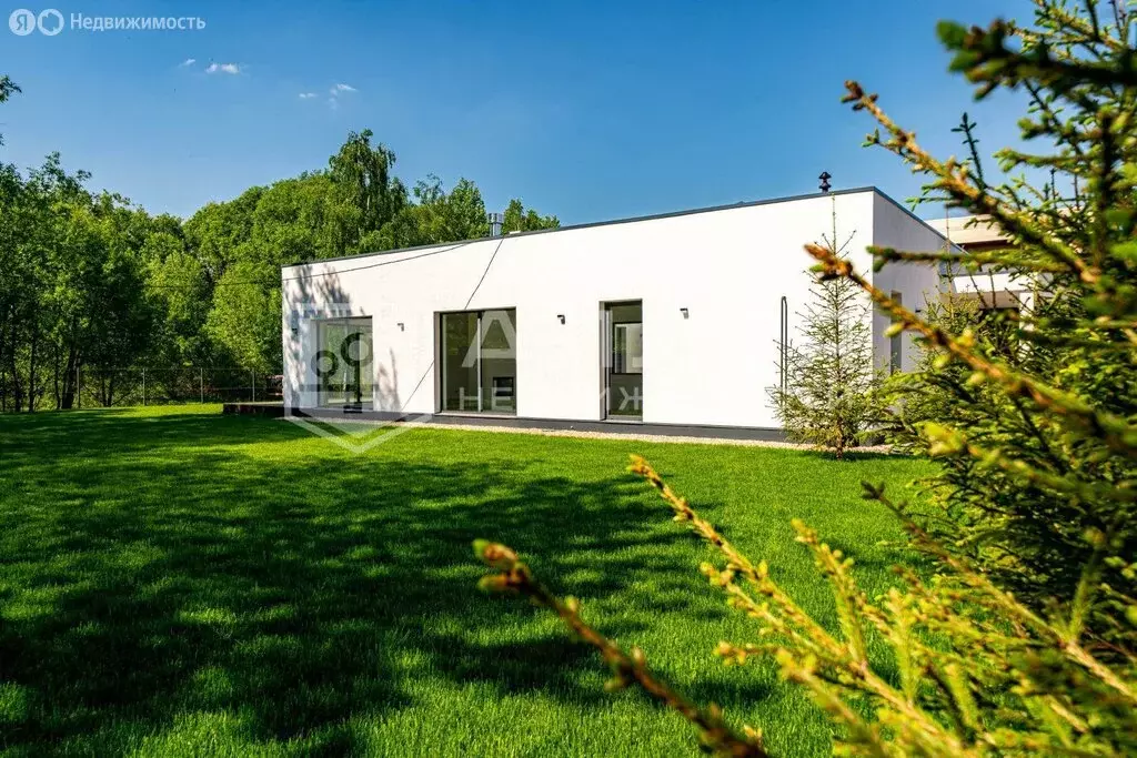 Дом в Одинцовский городской округ, деревня Семёнково (300 м) - Фото 1
