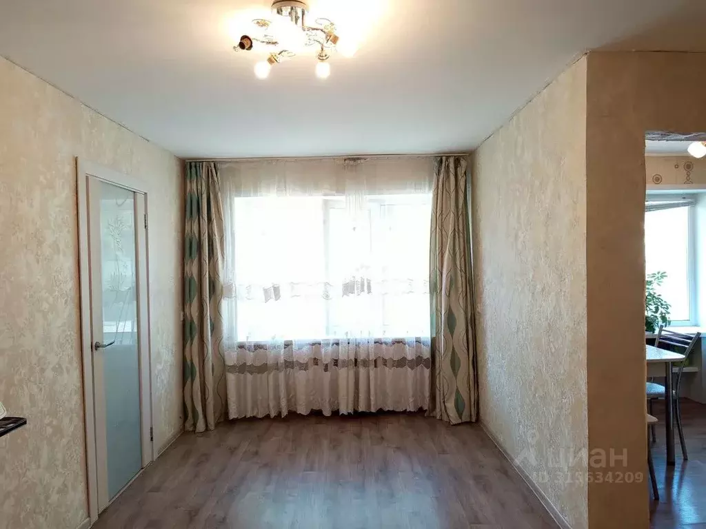 2-к кв. Мордовия, Саранск ул. Степана Разина, 33 (40.1 м) - Фото 1