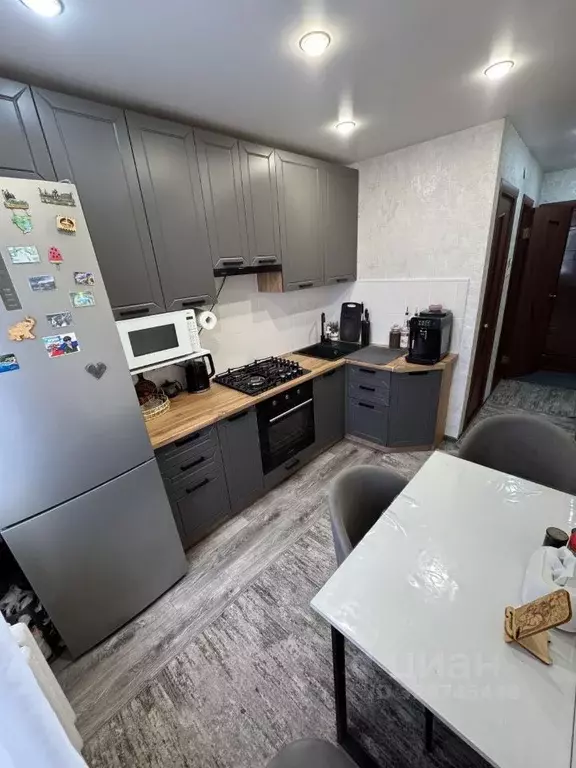 3-к кв. Омская область, Омск Городок Нефтяников мкр, ул. Волкова, 15 ... - Фото 2