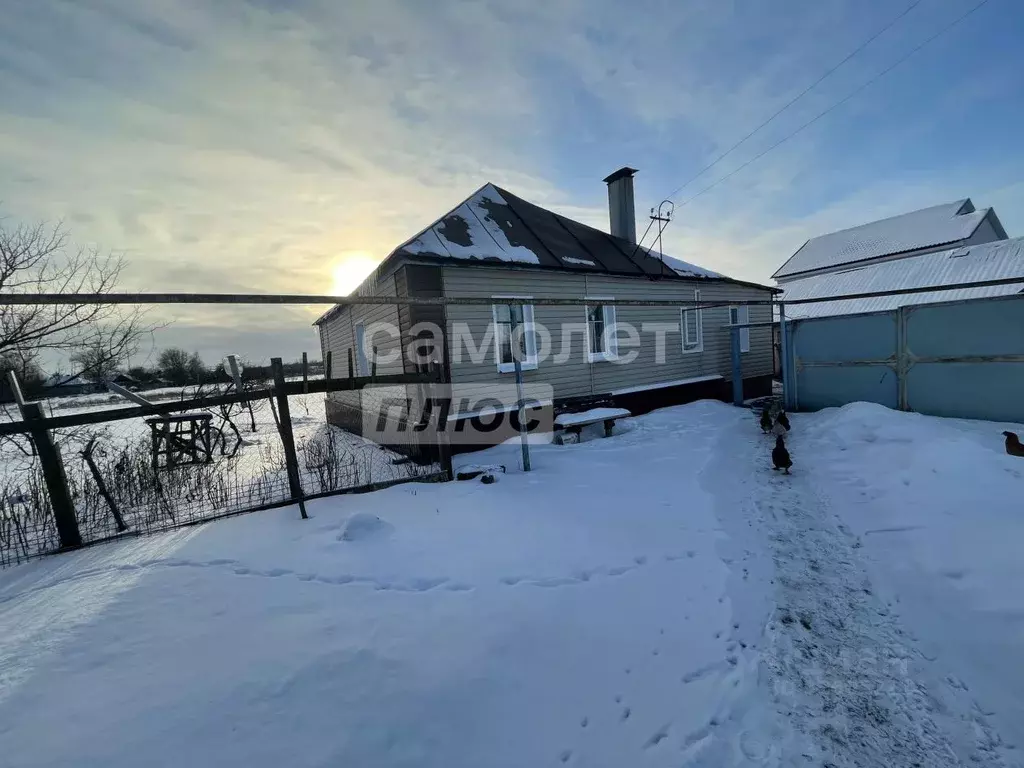 Дом в Курская область, Октябрьский район, Катыринский сельсовет, д. ... - Фото 1