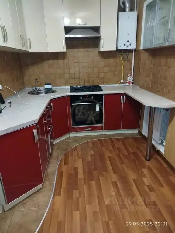 3-к кв. Карачаево-Черкесия, Черкесск Кавказская ул., 16 (65.0 м) - Фото 0