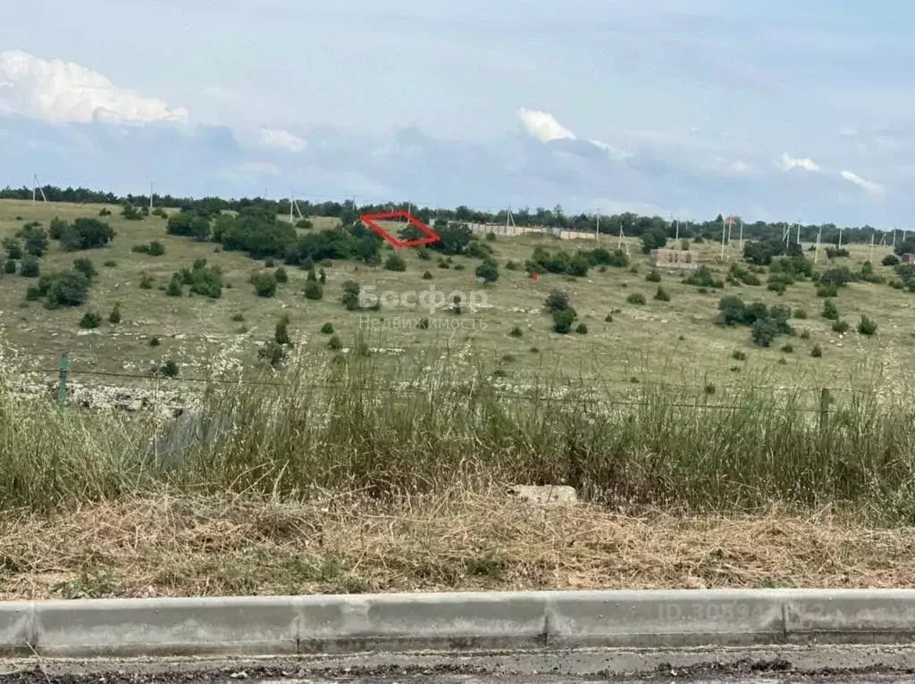 Участок в Севастополь ул. Разведчика Колобуна (6.0 сот.) - Фото 0