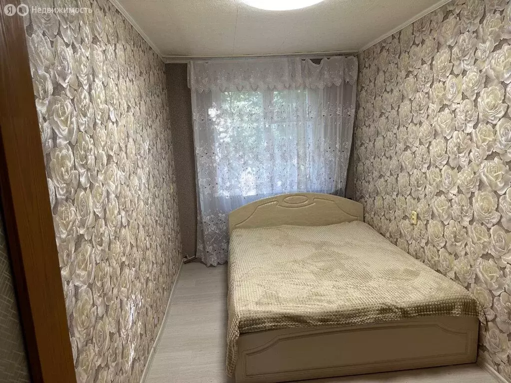 3-комнатная квартира: Волгоград, улица 50 лет Октября, 13 (59 м) - Фото 1