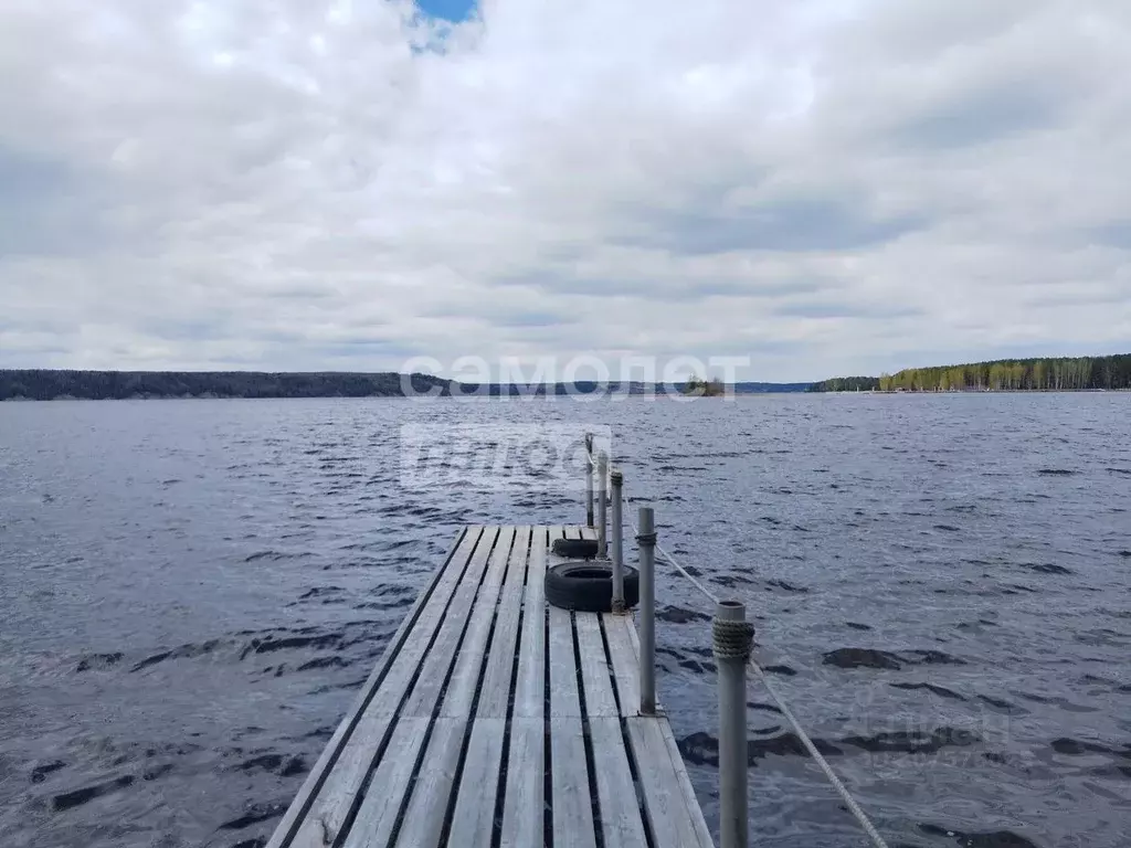 Дом в Пермский край, Добрянский городской округ, д. Демидково, ... - Фото 0