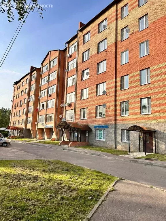 3-комнатная квартира: Шаховская, посёлок городского типа Шаховская, ... - Фото 1
