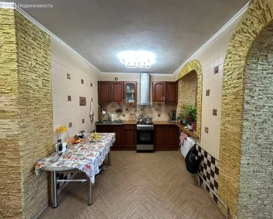 3-комнатная квартира: Симферополь, Кечкеметская улица, 170 (57.7 м) - Фото 1