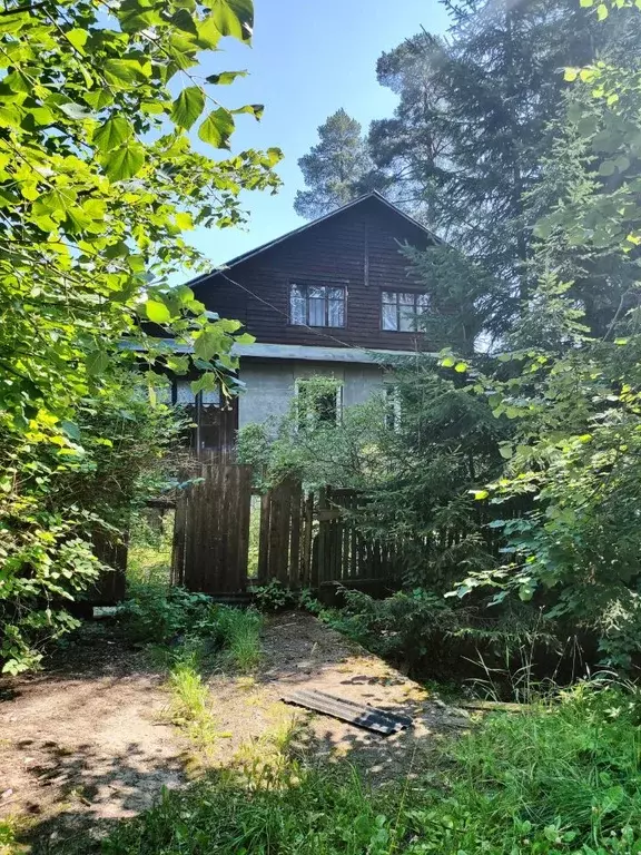 Дом в Ленинградская область, Гатчинский район, Вырица городской ... - Фото 0