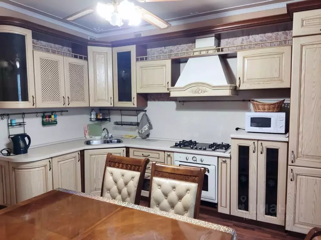 3-к кв. Астраханская область, Астрахань ул. Сен-Симона, 42к1 (110.0 м) - Фото 1