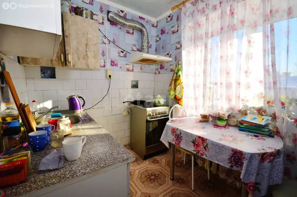 3-комнатная квартира: Ялуторовск, улица Механизаторов, 5 (59 м) - Фото 1