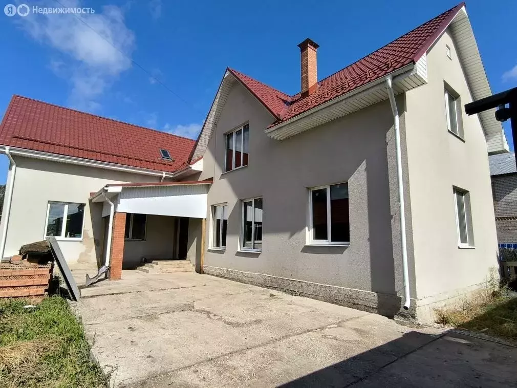 Дом в посёлок городского типа Алексеевка, Молодёжная улица, 12 (272 м) - Фото 1