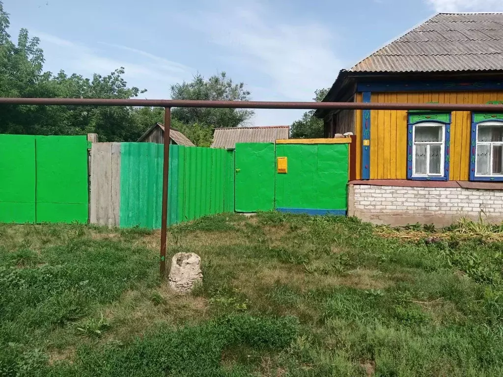 Дом в Саратовская область, Марксовский район, Зоркинское муниципальное ... - Фото 1