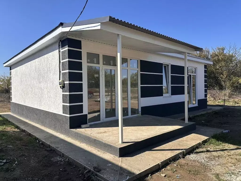 Дом в Краснодарский край, Темрюк ул. Анджиевского (115 м) - Фото 1