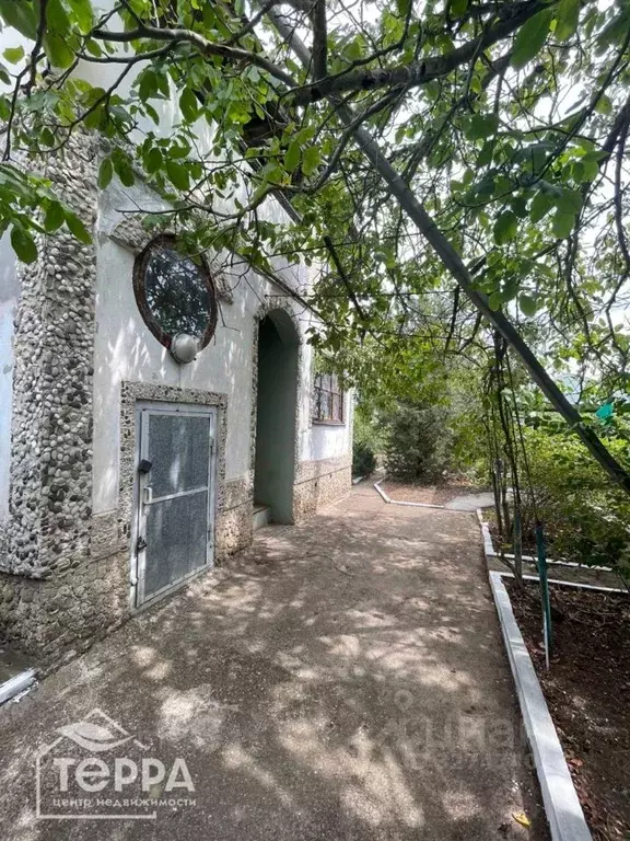 Дом в Крым, Сакский район, Суворовское с/пос, Днепр СПК ул. ... - Фото 1