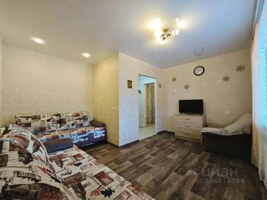 1-к кв. Тюменская область, Тобольск 9-й мкр, 20 (35.0 м) - Фото 0