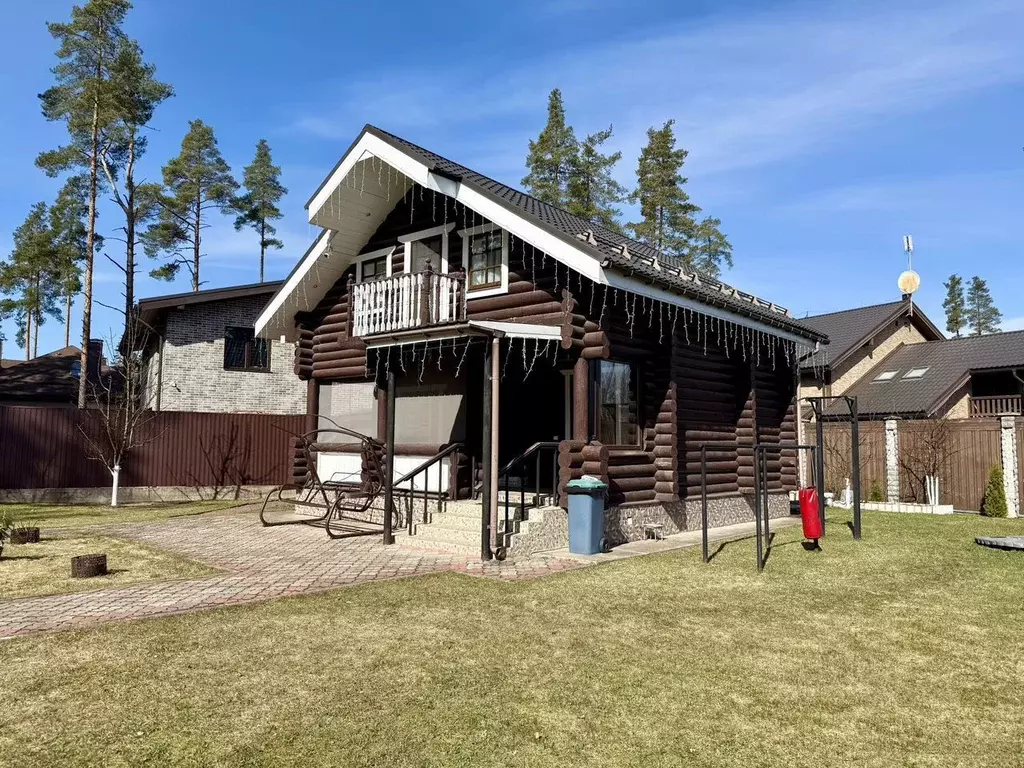 Дом в Ленинградская область, Выборгский район, Рощино городской ... - Фото 1