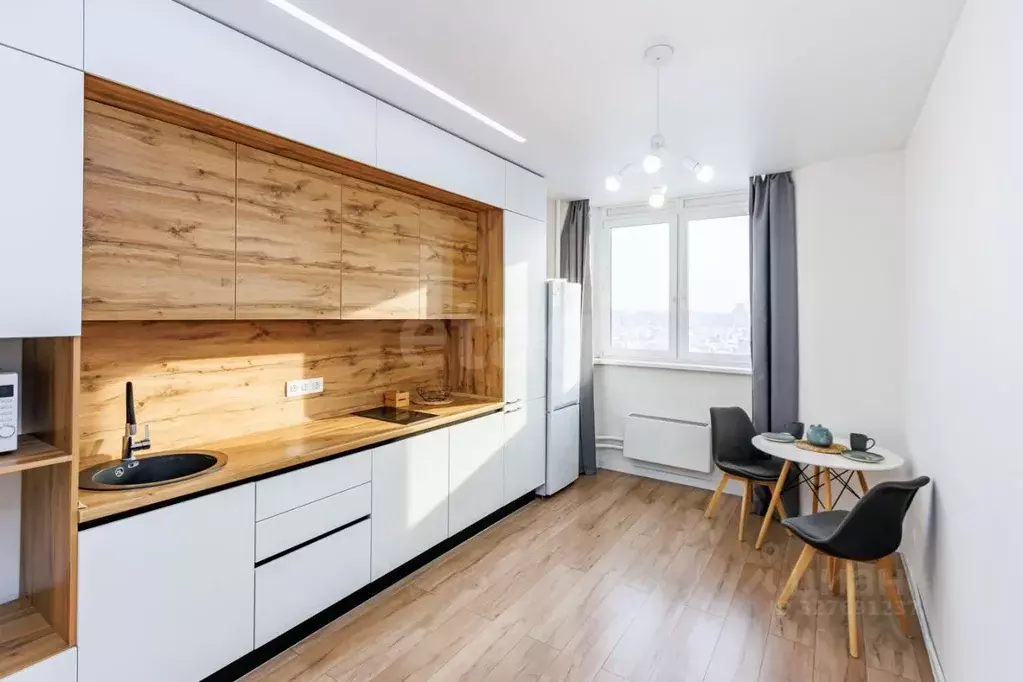 1-к кв. Тюменская область, Тюмень ул. Самарцева, 8 (50.3 м) - Фото 1