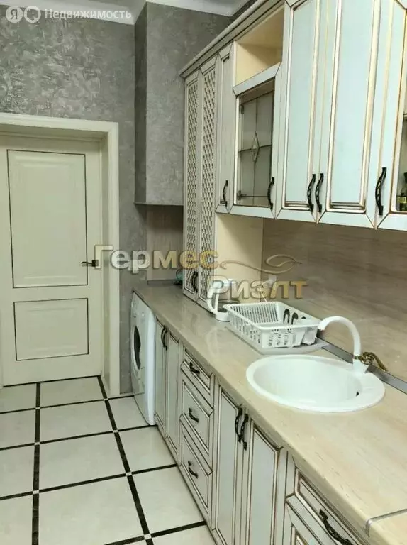 1-комнатная квартира: Ессентуки, Интернациональная улица, 35 (50 м) - Фото 1